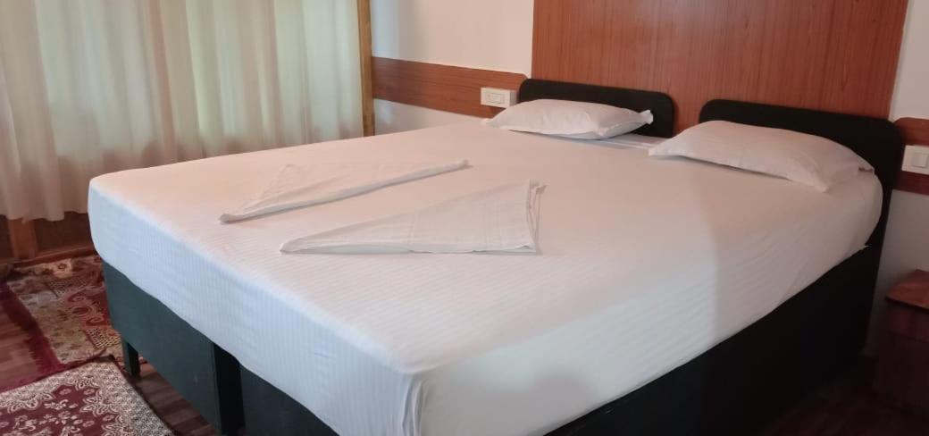 Resort Dreams Of Palolem Beach Huts Goa *